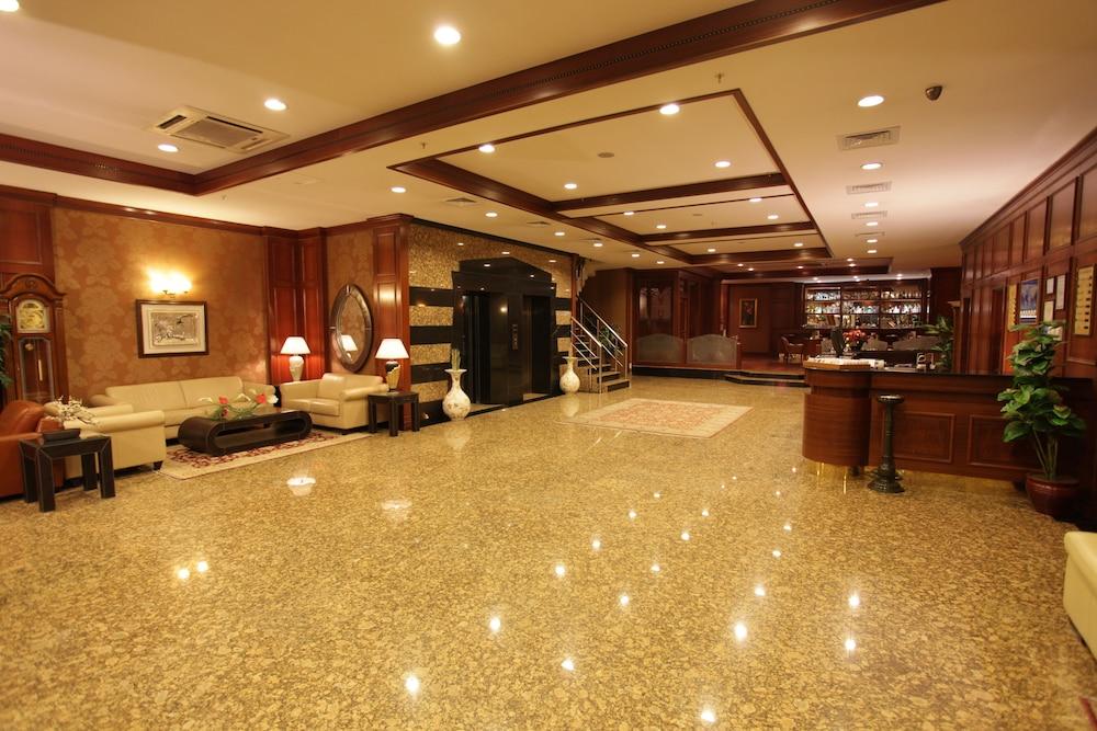 Готель Nova Plaza Orion